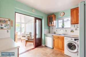 Kitchen- click for photo gallery